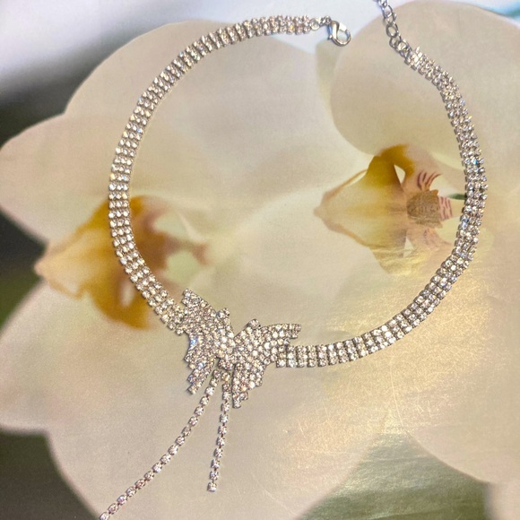 ⭐️Butterfly 🦋 Rhinestone Choker - Picture 3 of 3